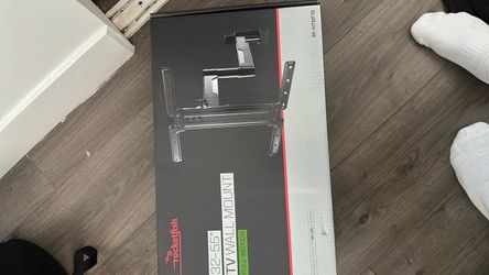 Rocketfish Full Motion TV mount 32-55”