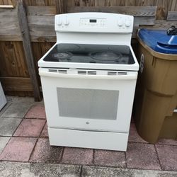 Stove GE. Fair. Conditions Need A little TLC. $50