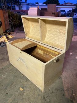 Girls trunk cedar chest storage