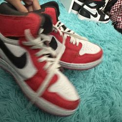 nike air jordan 1 retro mid chicago red white black