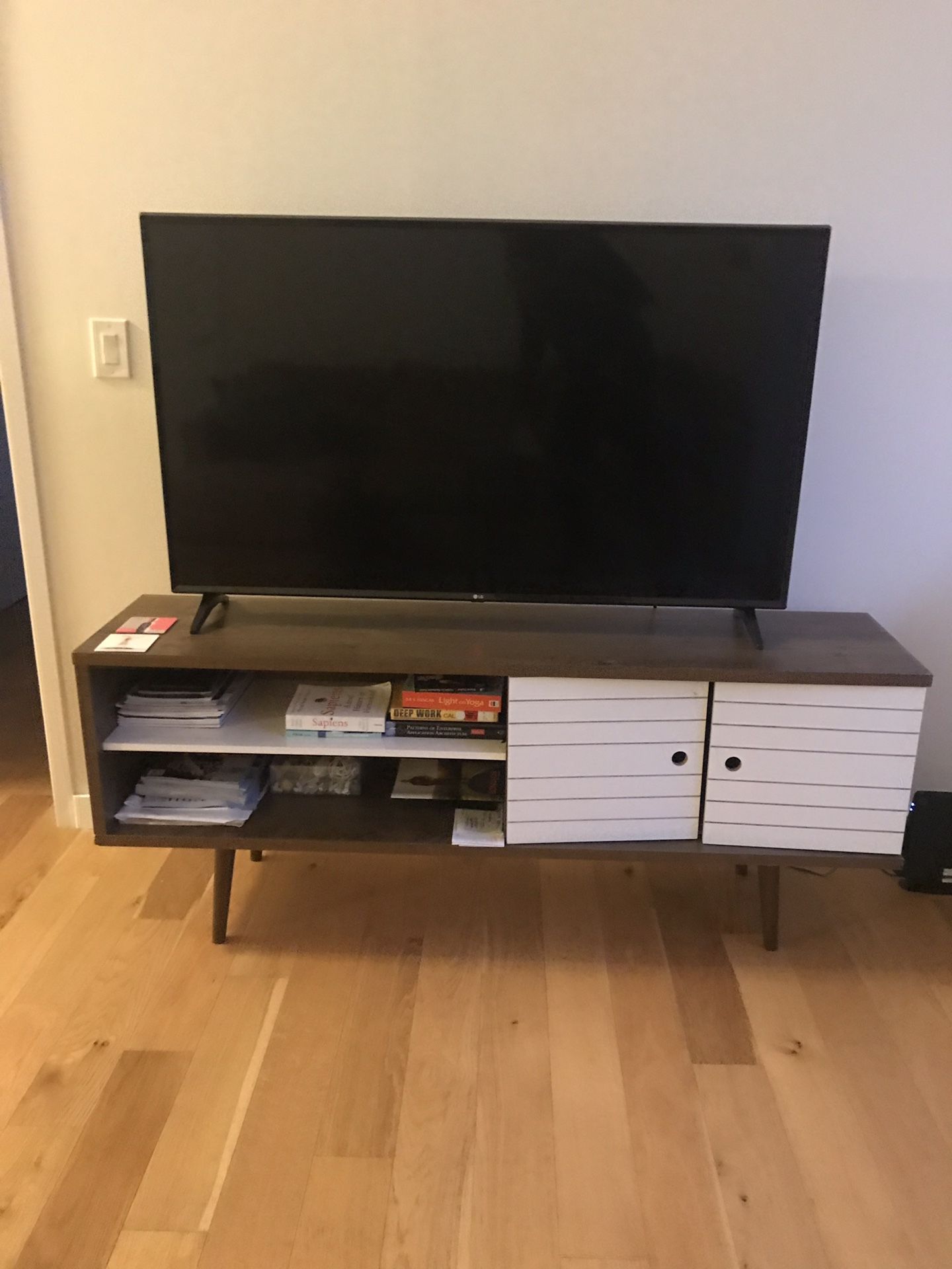 Tv stand + queen size bed with mattress
