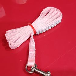 Dog Leash Nylon Dog Leash, Pink With 
Bling Diamond Glitter
. Great For Small Dog And Puppy. New In Great Condition 