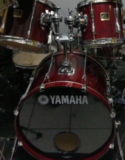 Yamaha stage custom 4 PC shell pack plus ddrum snare.