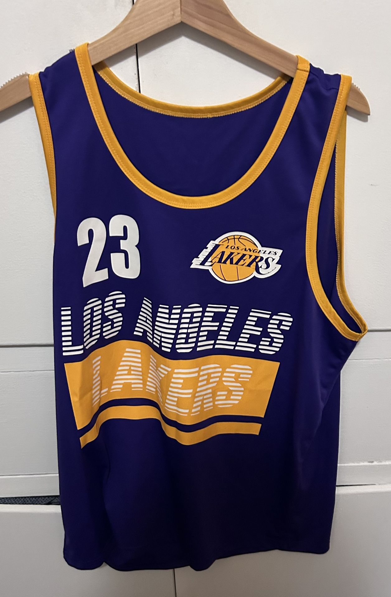Lebron James Jersey Size Men’s Medium