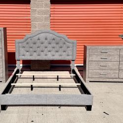 3”pc Queen Size Bedroom Set