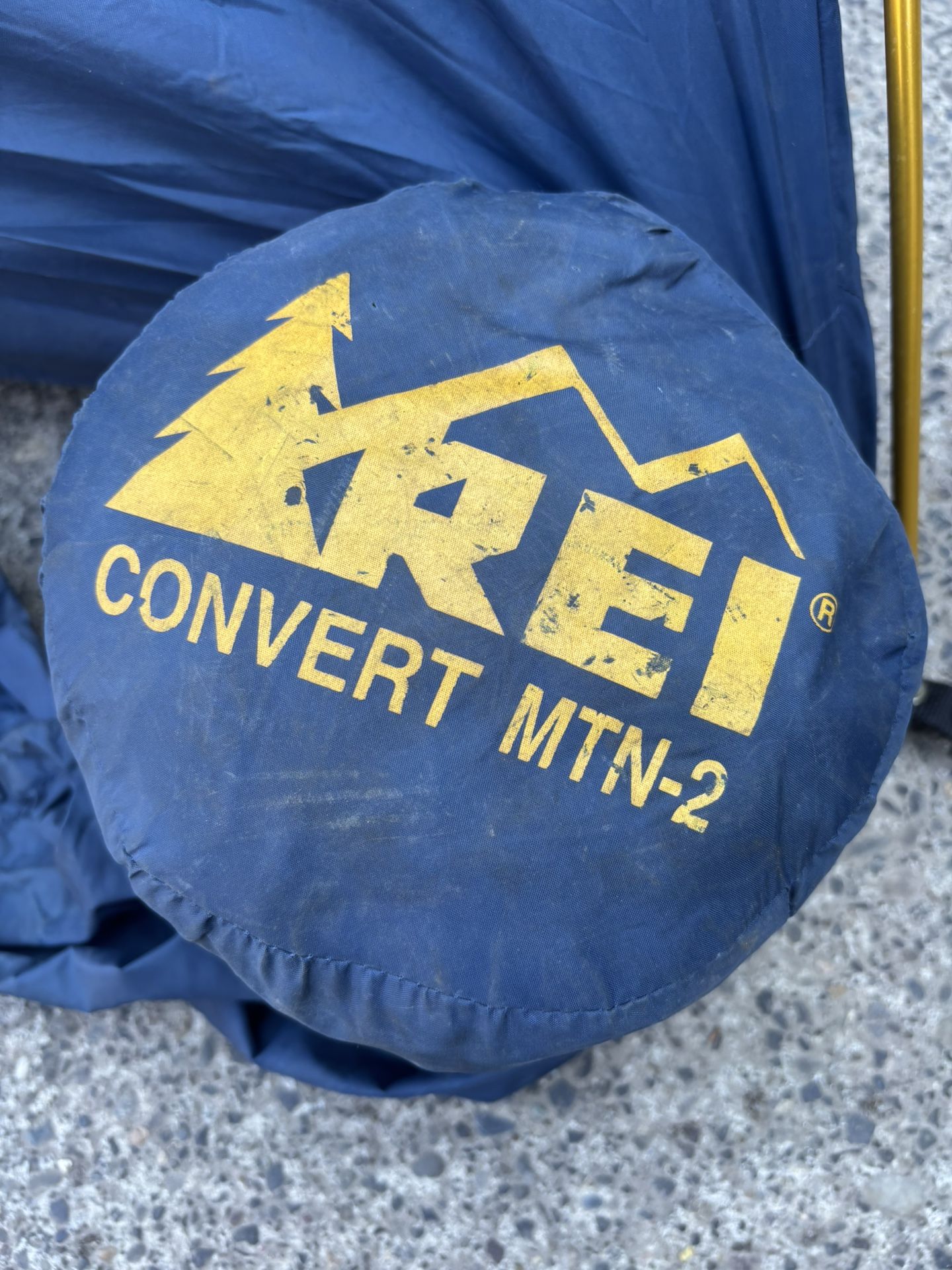 Tent REI - 2 Person w/ Tunnel Fly