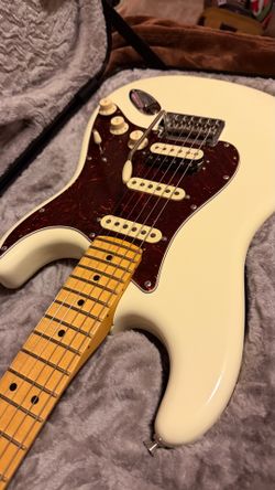 Fender American Professional II Stratocaster HSS Maple Fingerboard Olympic White