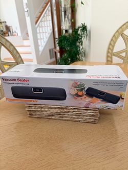 Vacuum Sealer Home Automatic Packing Machine. Brand new.
