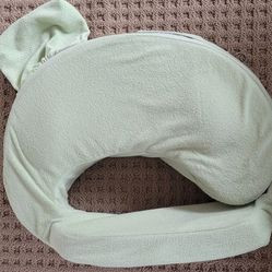 My Best Brest Friend Nursing Pillow. Monroe, Snohomish, Woodinville, Bothell, Mill Creek, Camano Island pick up.