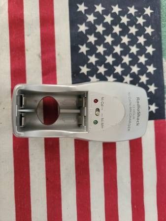AA BATTERY CHARGER