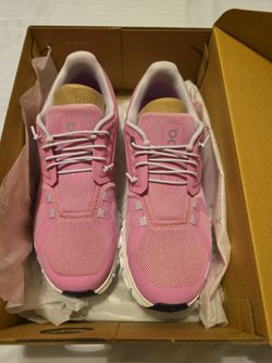 On cloud shoes size 7