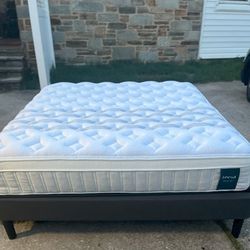 Leesa, Sapira Chill Hybrid Mattress, King, Firmness: Firm Like New, Excellent Condition