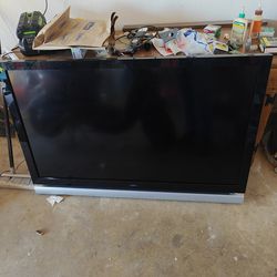2 Vizio TVs and 1 wall mount