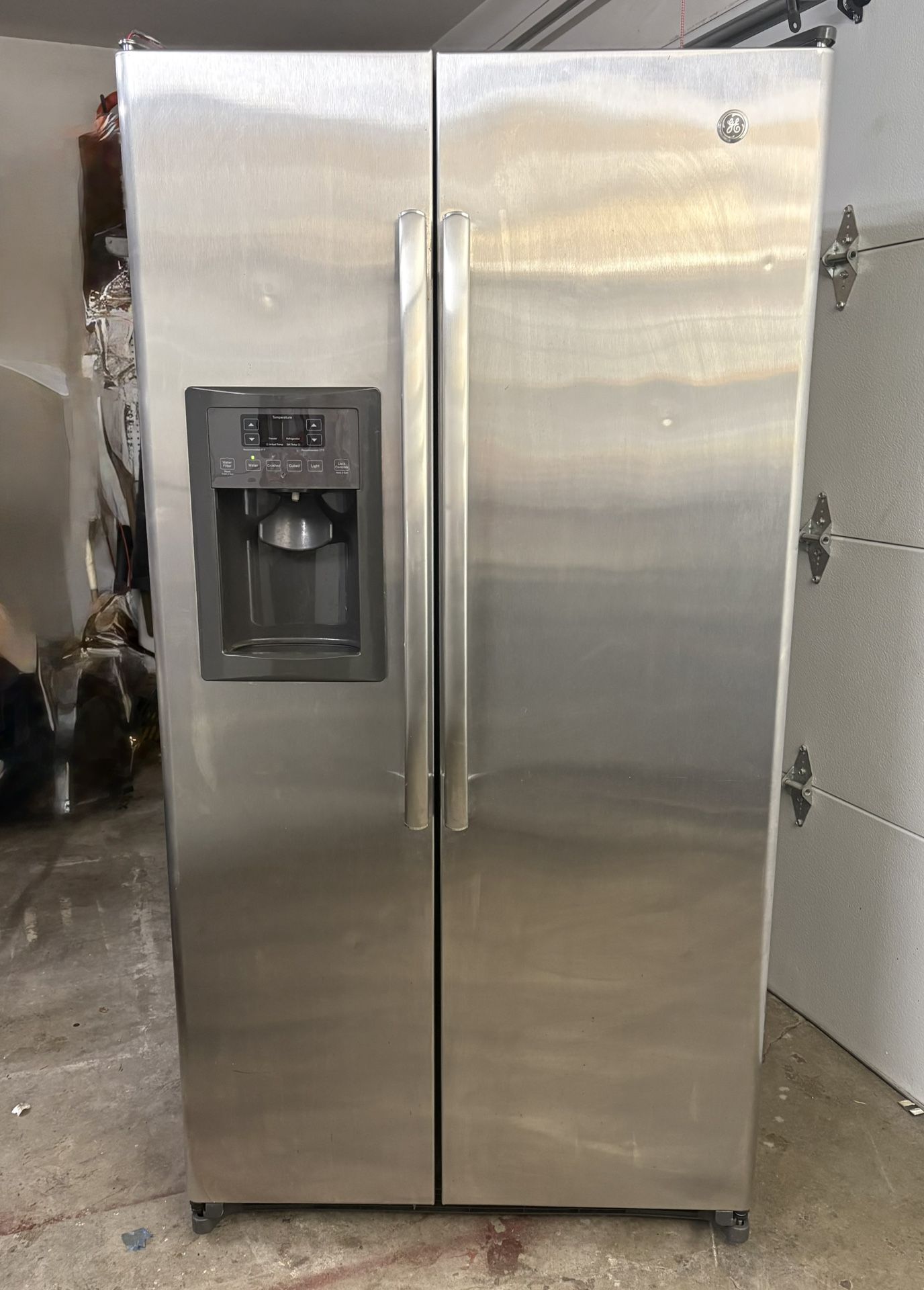 Good Condition Garage fridge - GE Refrigerator - $200 OBO