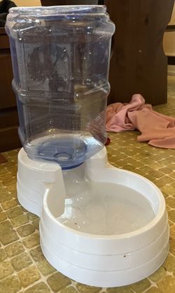 Gravity Dog Waterer