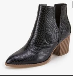Women Black Boot 