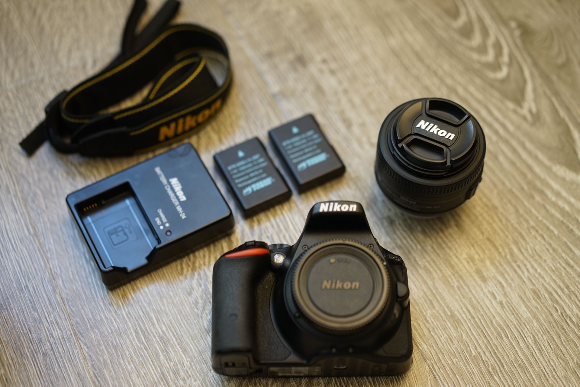 Nikon D5500 + 2 lenses + accessories