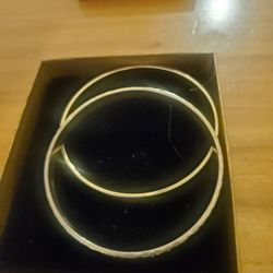 Great Christmas 🎄 Gift New Pretty 2 Gold Plated Bangle Bracelets Both For $25