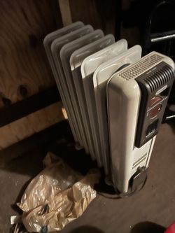 Delonghi Electric Sealed Oil Radiator Heater (contact info removed) Watt Like New $45
