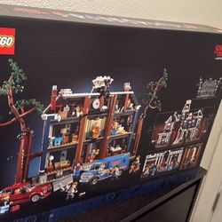 Lego Icon The Creel House #11370 Stranger Things