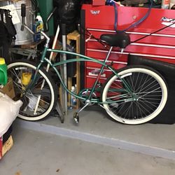 Schwinn green all original an nearly 30 years old, very good condition come an get er need the room $150