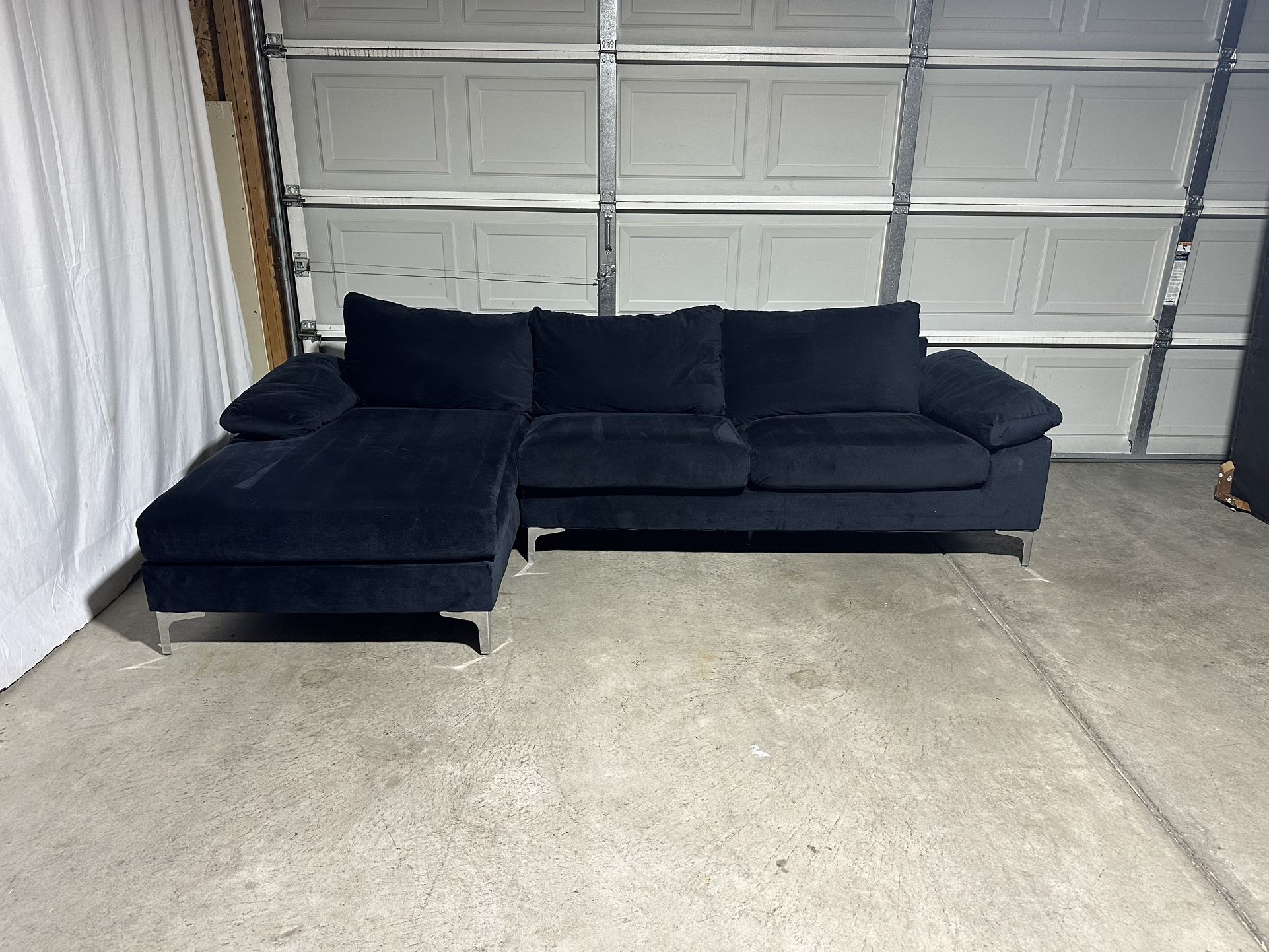 Modern Sectional Couch *Free Delivery*