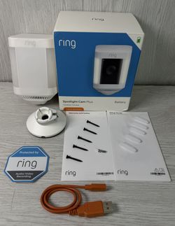 Ring White Battery Spotlight Cam Plus (A1G014958)