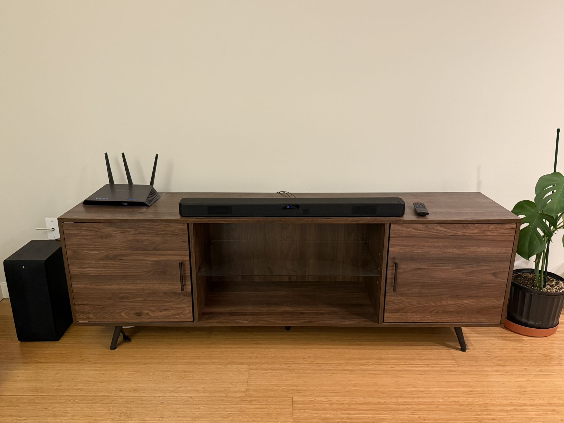 TV Stand Wooden Mid Century w/Glass Shelf