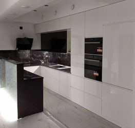 Custom Kitchen Cabinets