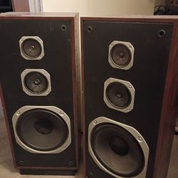 Speakers 