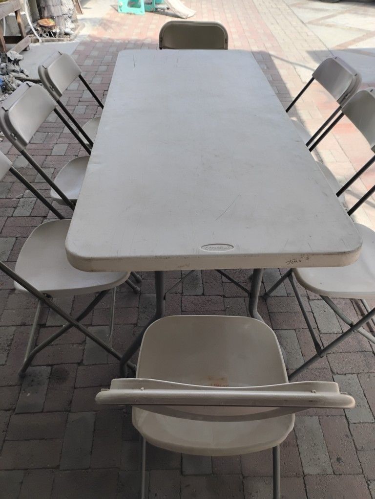 Mesa Y Sillas 