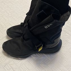Nike  Boots Black For Women  Water Proof 