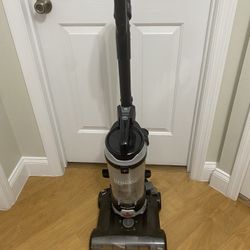 Bissell Cleanview  Rewind Vacuum 