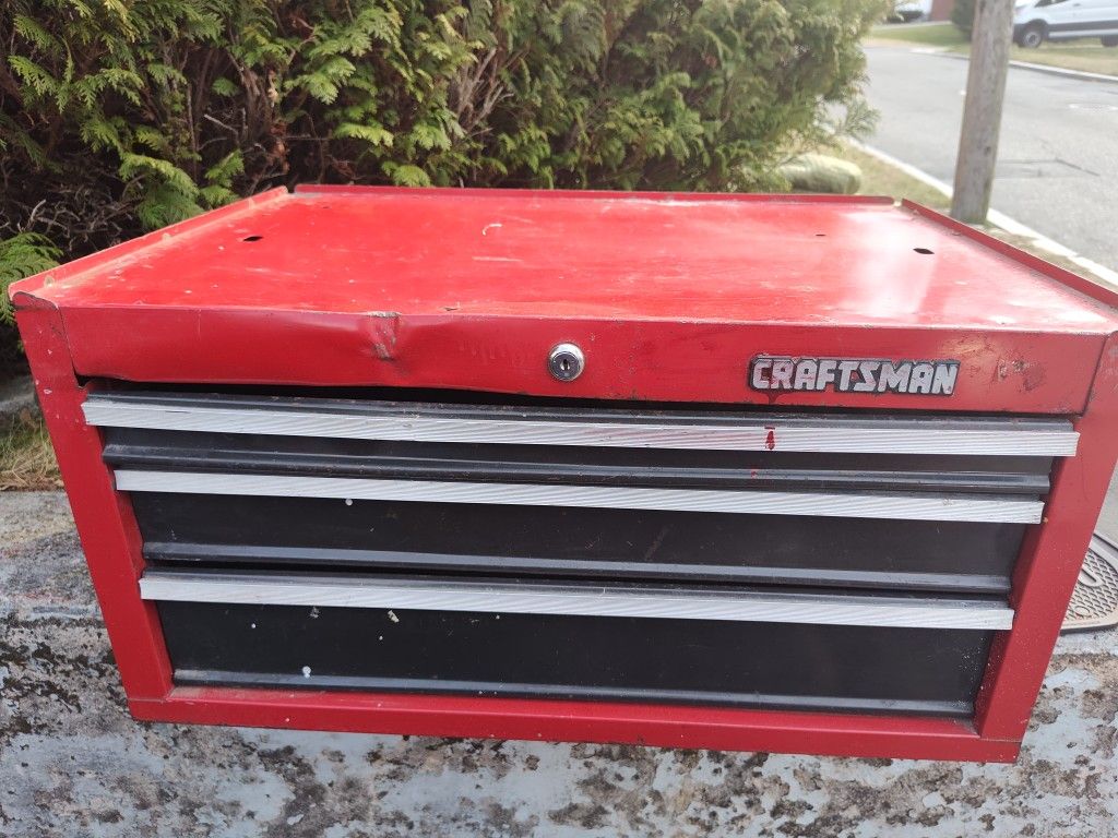 Craftsman Mid 3 Draw Tool Box ..With Some Tools