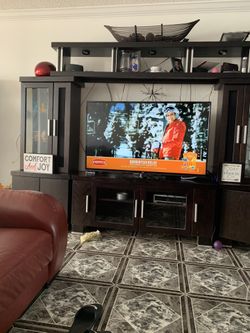 Wall unit very good contrition