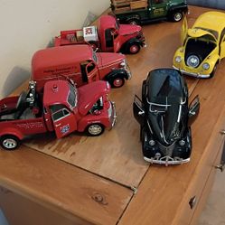 Selling A Vintage  Mini Collection Of (6)  Die Cast Cars 1:24 Excellent https://offerup.com/redirect/?o=Q29uZGl0aW9uLlJlYWQ= Post!!