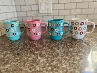 4 Pieces Cute Boston Warehouse Trading Corp Mugs