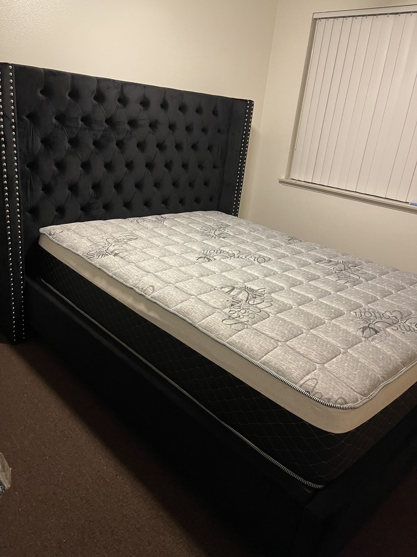 Queen Bed With Mattress