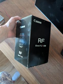 Canon RF 85mm f1.2, Gently Used, Box, Paperwork, All accessories.