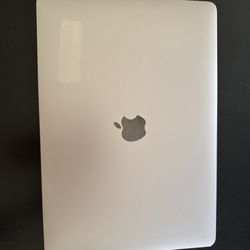 2017 MacBook Pro 13” 2 TBT3