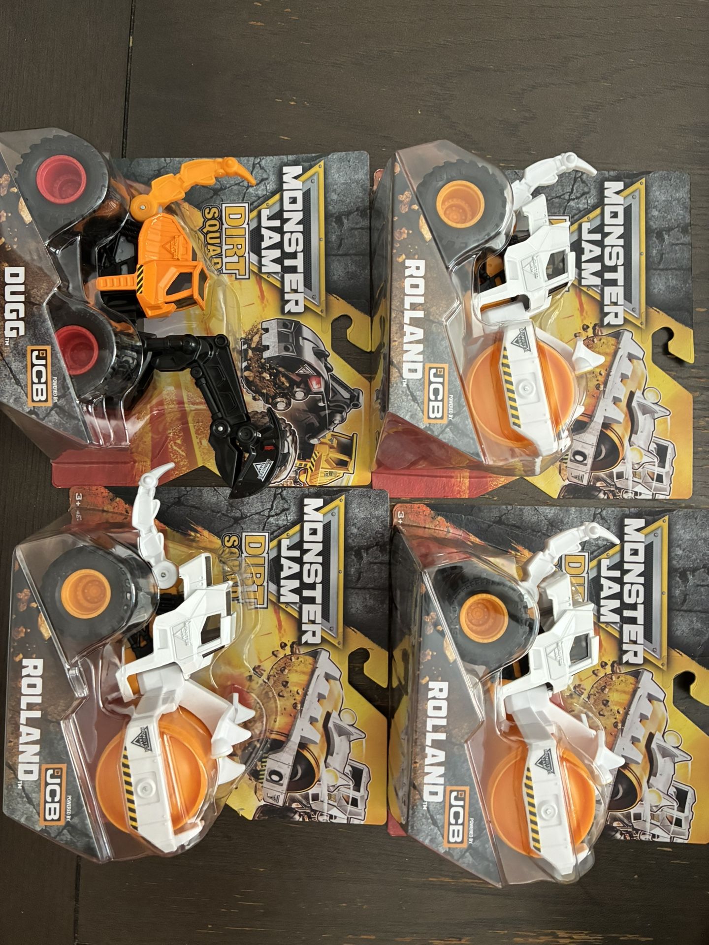 NEW MONSTER JAM JCB DIRT SQUAD