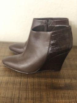 Size 7 women’s boots - Ann Taylor