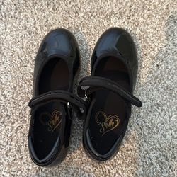 Girls tap shoes