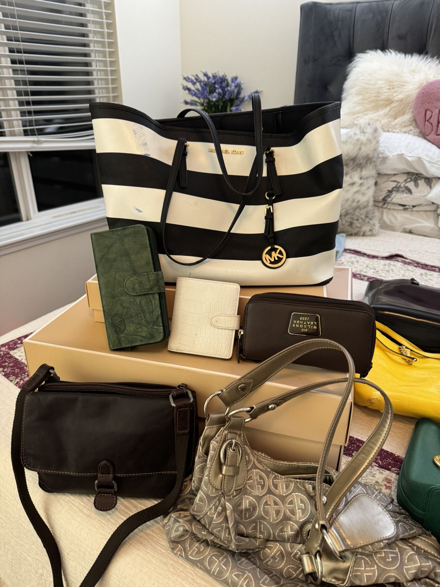 BULK SALE- BUNDLE DEALS Handbags & wallets
