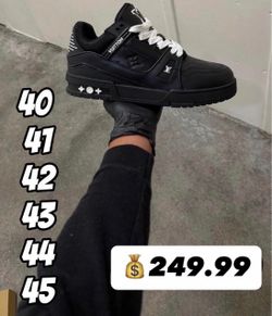 Louis Vuitton Trainer Low-Top Sneakers Black