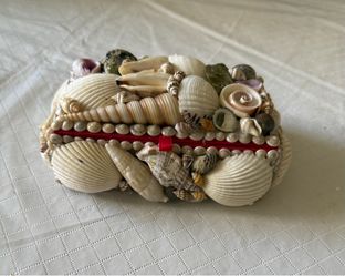 Vintage Handmade Shell Trinket Jewelry Box