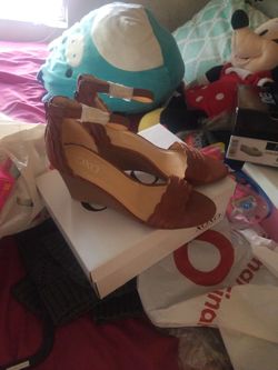 XOXO Wedges Size 8.5