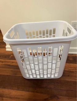 Sterelite Laundry Bin
