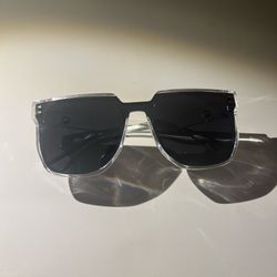LIQUID SILVER FASHIONABLE SUNGLASSES 