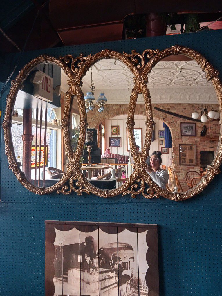 Old Town Furnitures Antique Mirror